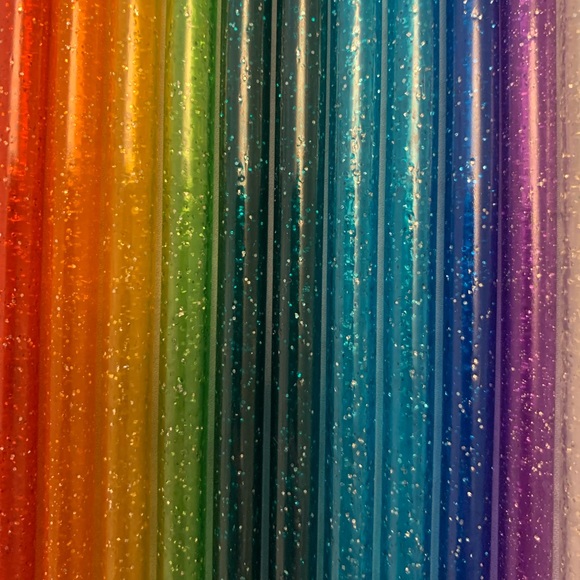 ✨ $2 bundle item! Rainbow glitter 11” tumbler straws - Picture 1 of 3